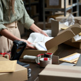 Packing goods in a warehouse