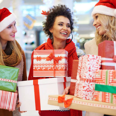 Christmas-shopping-at-retailers
